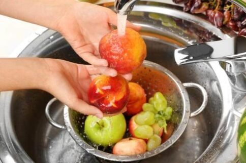 washing fruits to prevent the appearance of parasites in the body